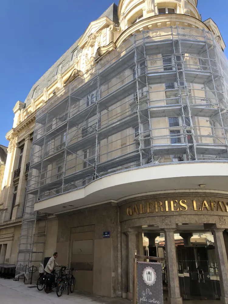 Etaiement et plateforme spécifique échafaudage près de Blois